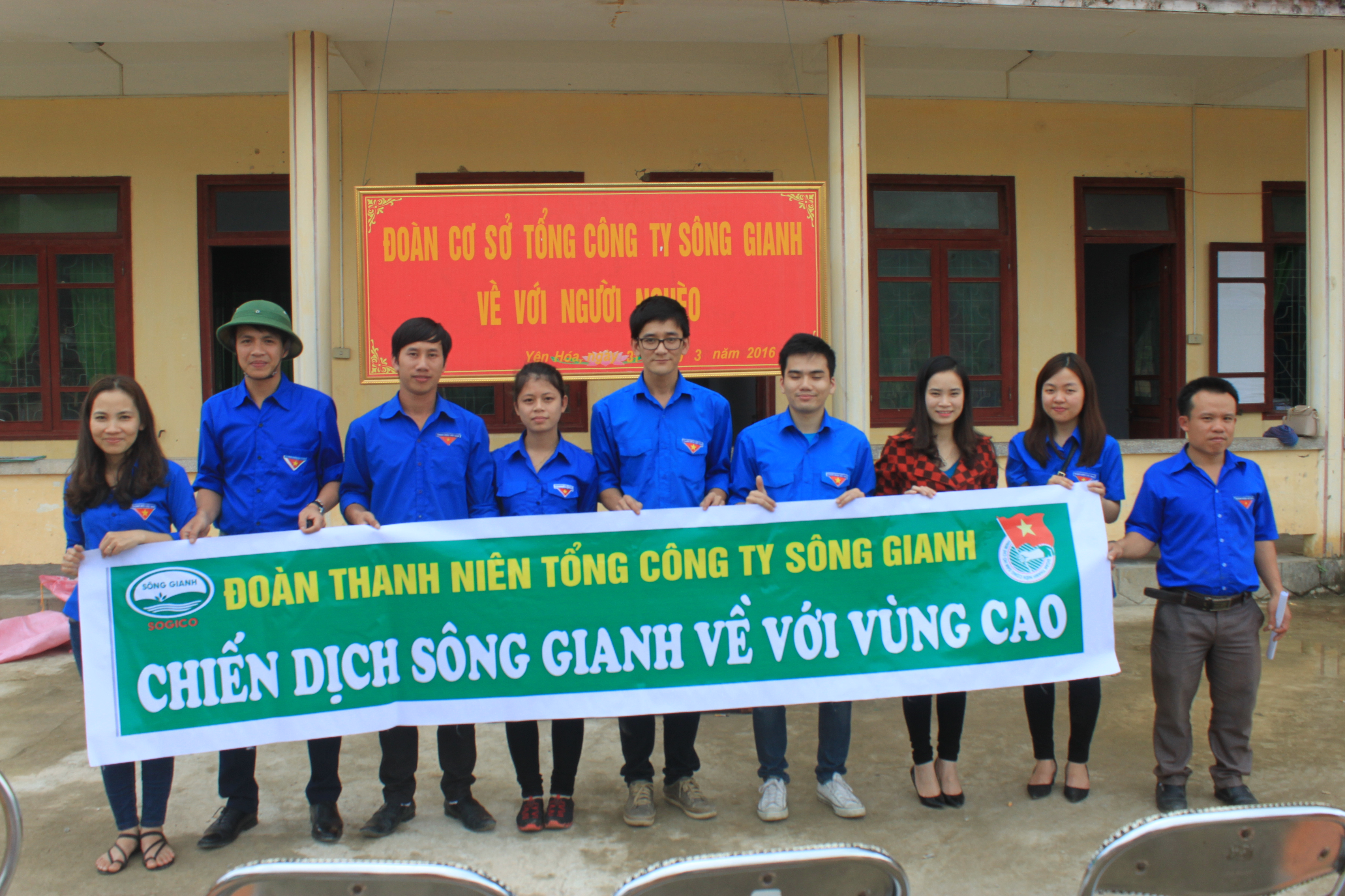 Đoàn Thanh niên Tổng công ty Sông Gianh tổ chức đi tình nguyện tới vùng cao