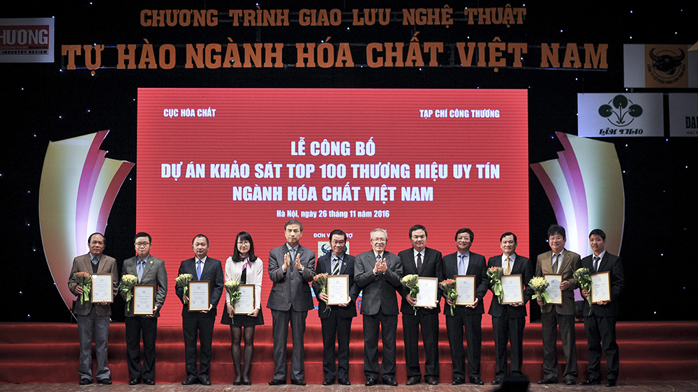 Tổng công ty Sông Gianh tự hào là TOP 50 thương hiệu uy tín ngành hóa chất Việt Nam năm 2016